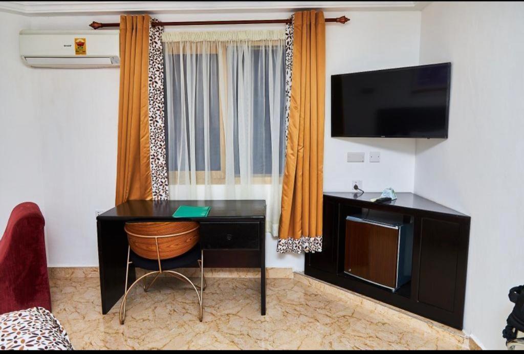 Royal Basin Resort Kumasi Esterno foto